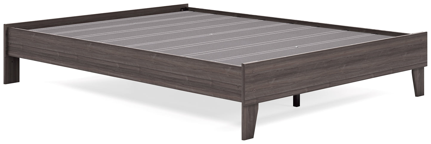 Brymont Queen Platform Bed with 2 Nightstands